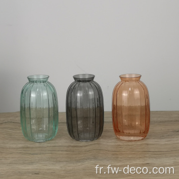 Vases en cristal en verre moderne à nervures